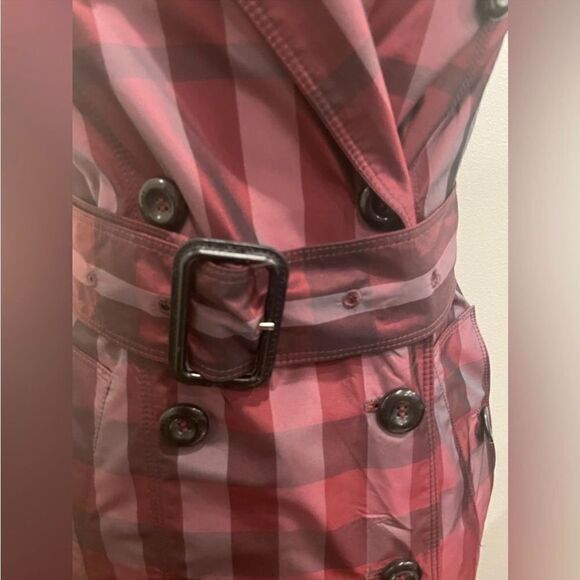 Burberry London Sleeveless Trench Jacket - Picture 12 of 12